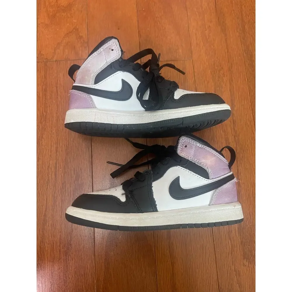 11c Air Jordan 1 Mid SE 'Zen Master' Sneaker